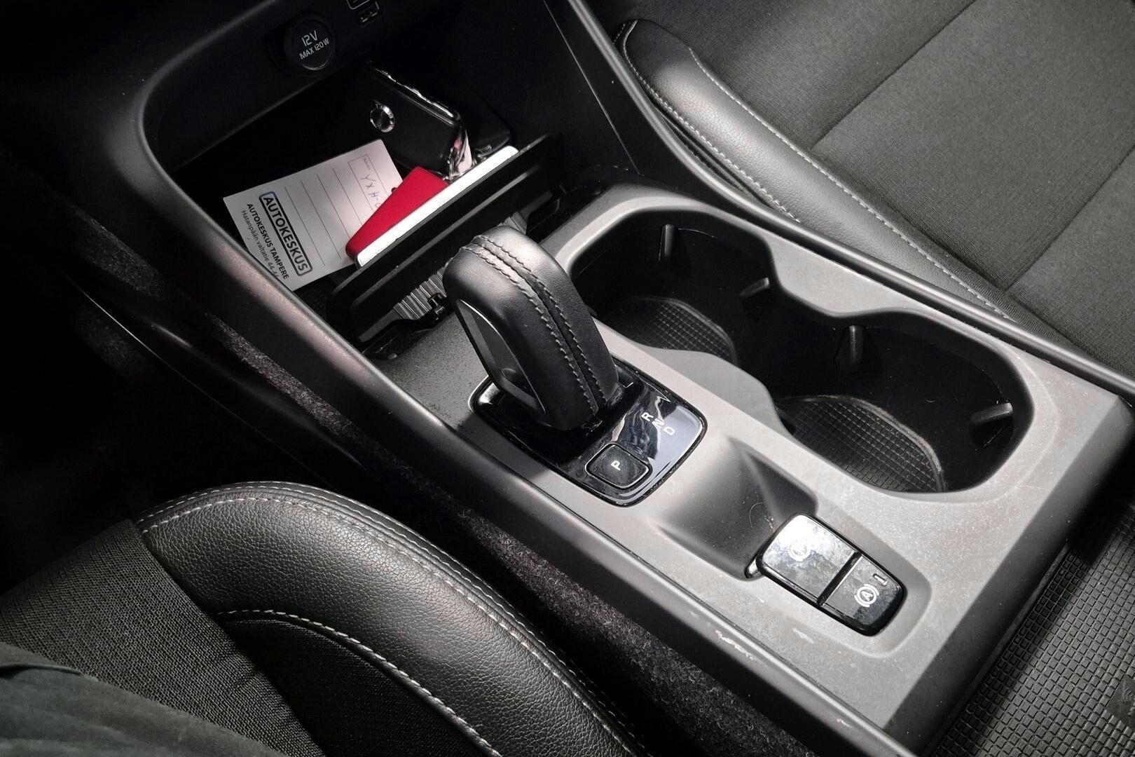 Volvo XC40 iso kuva 17