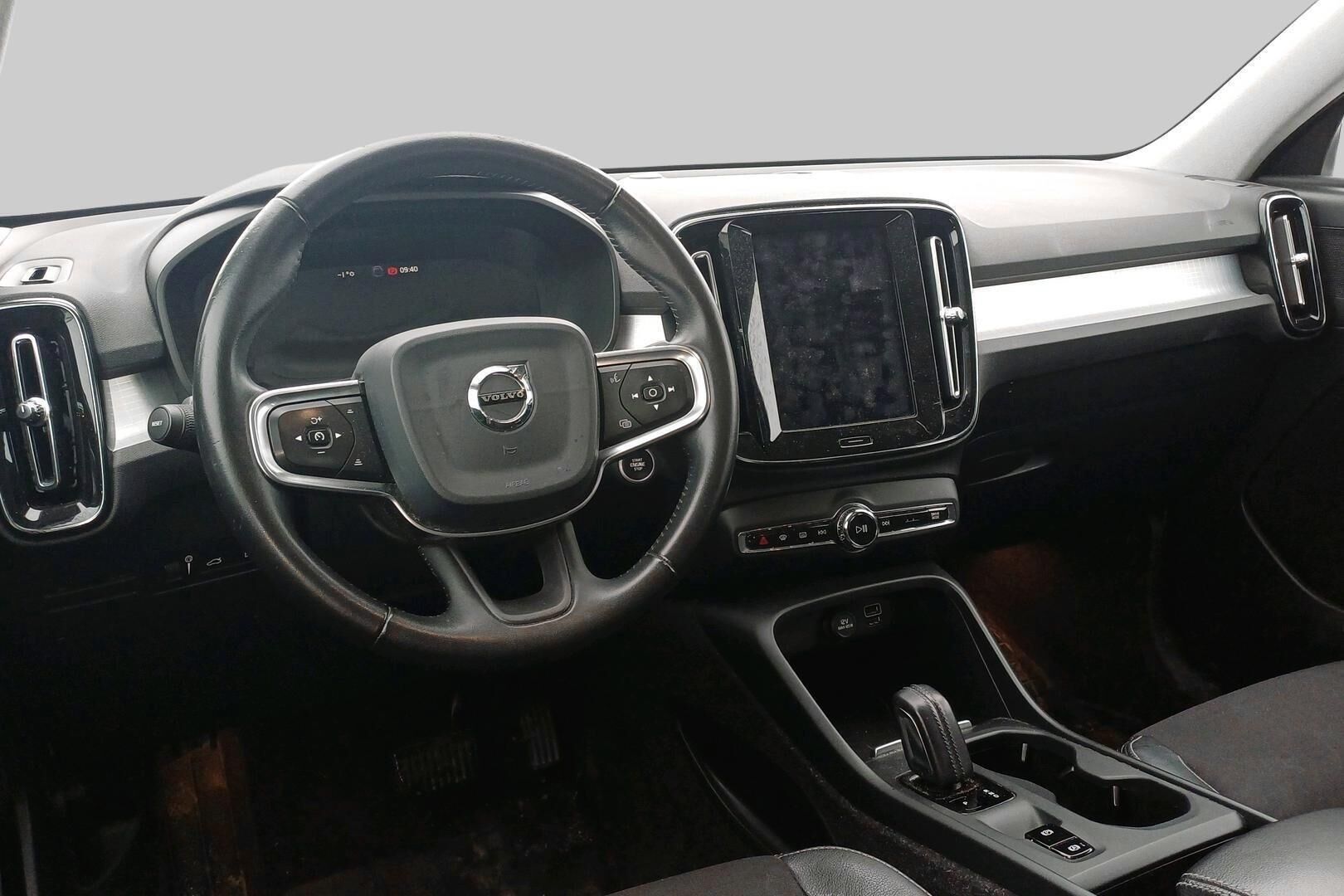 Volvo XC40 iso kuva 2