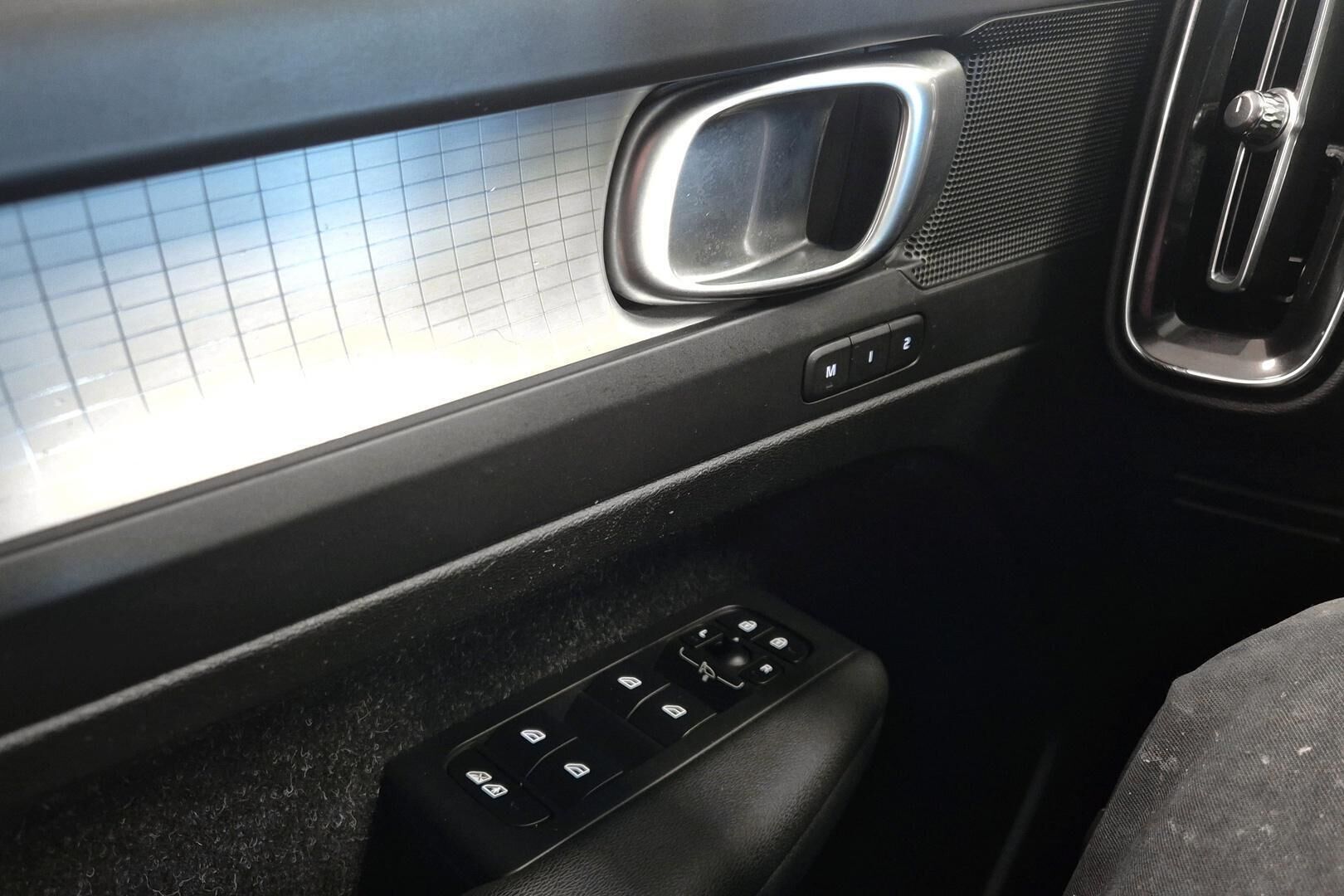 Volvo XC40 iso kuva 24