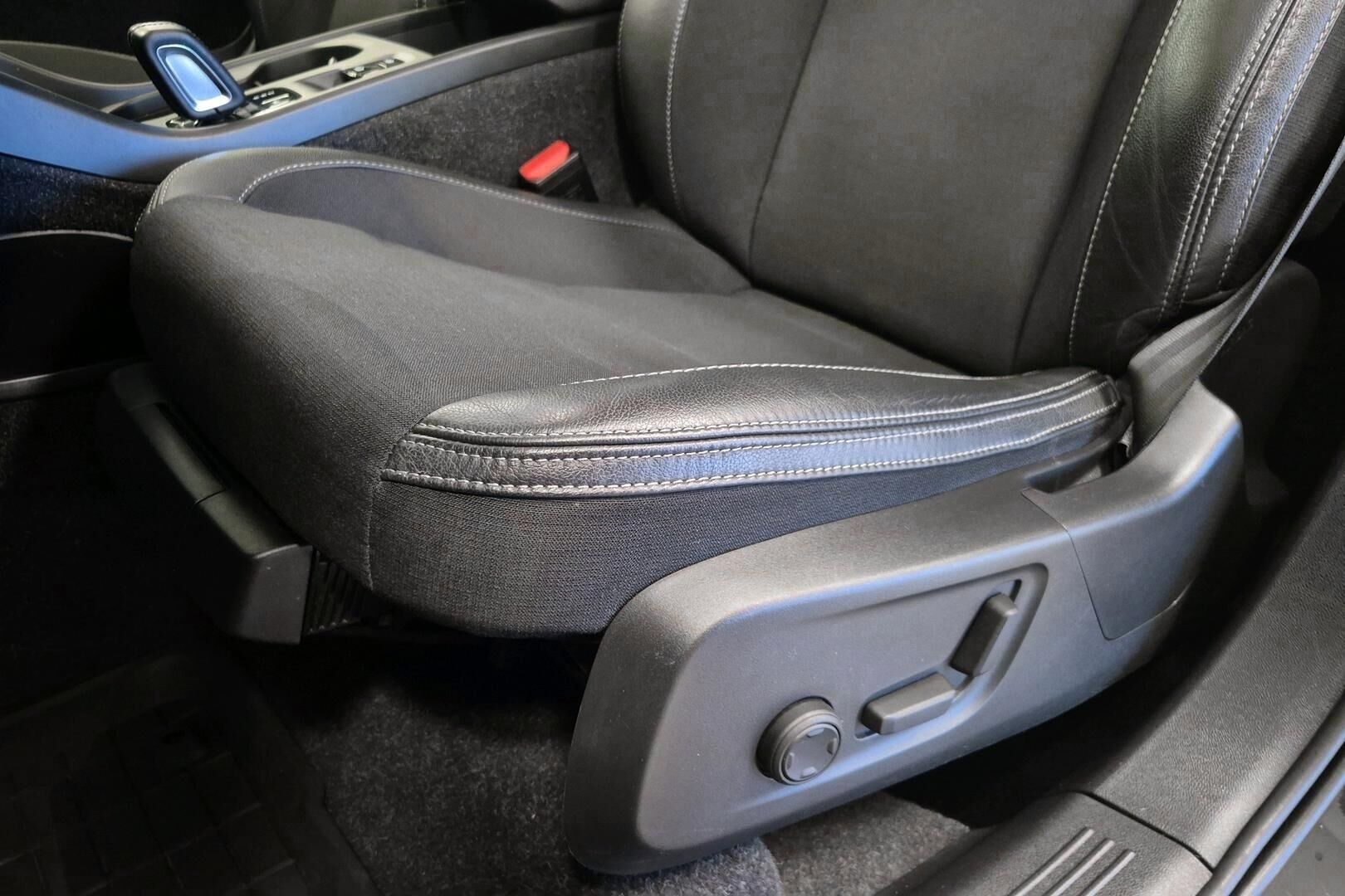 Volvo XC40 iso kuva 21