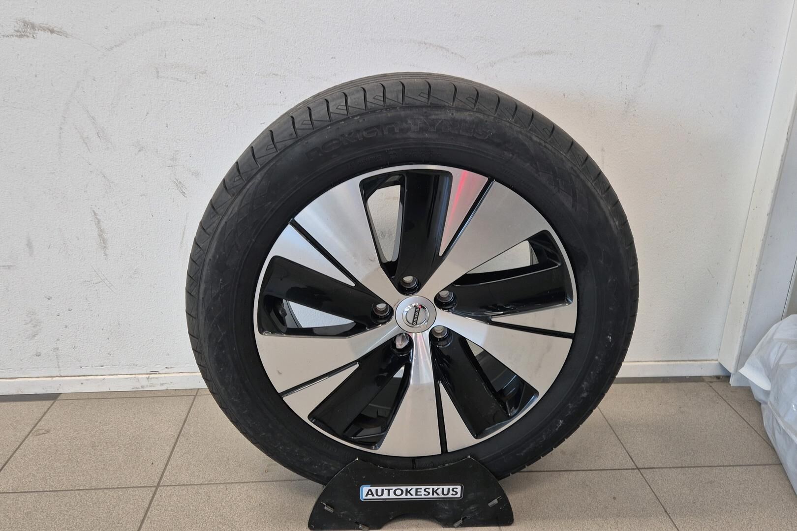 Volvo XC40 iso kuva 22