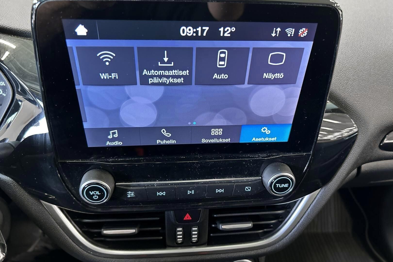 Ford Fiesta iso kuva 13