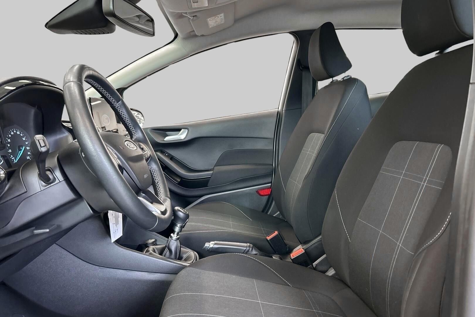 Ford Fiesta iso kuva 7