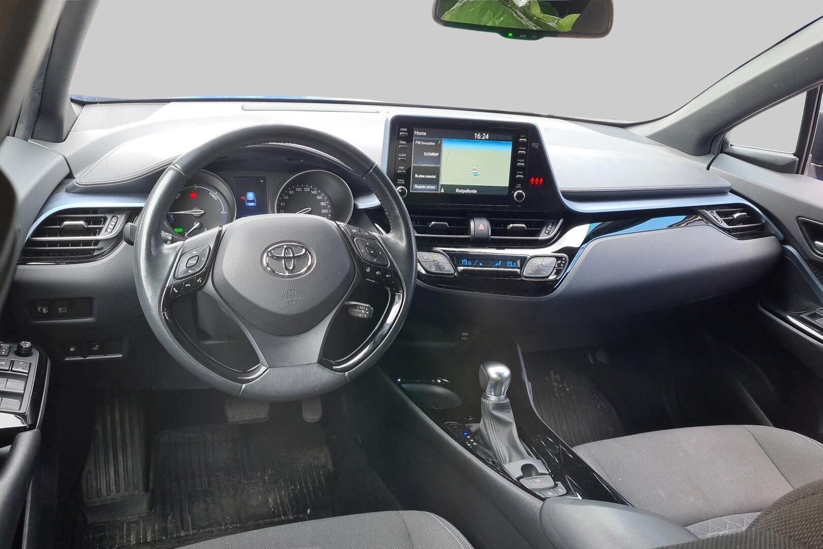 Toyota C-HR iso kuva 1