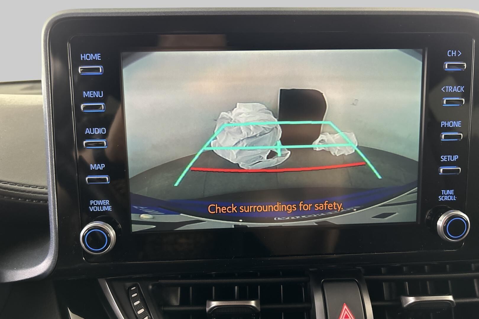 Toyota C-HR iso kuva 15