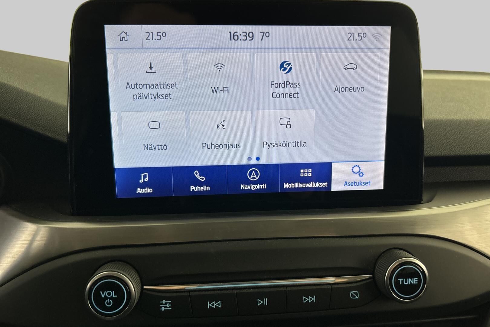 Ford Focus iso kuva 15