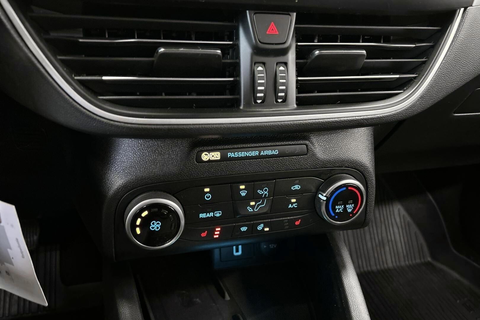 Ford Focus iso kuva 19