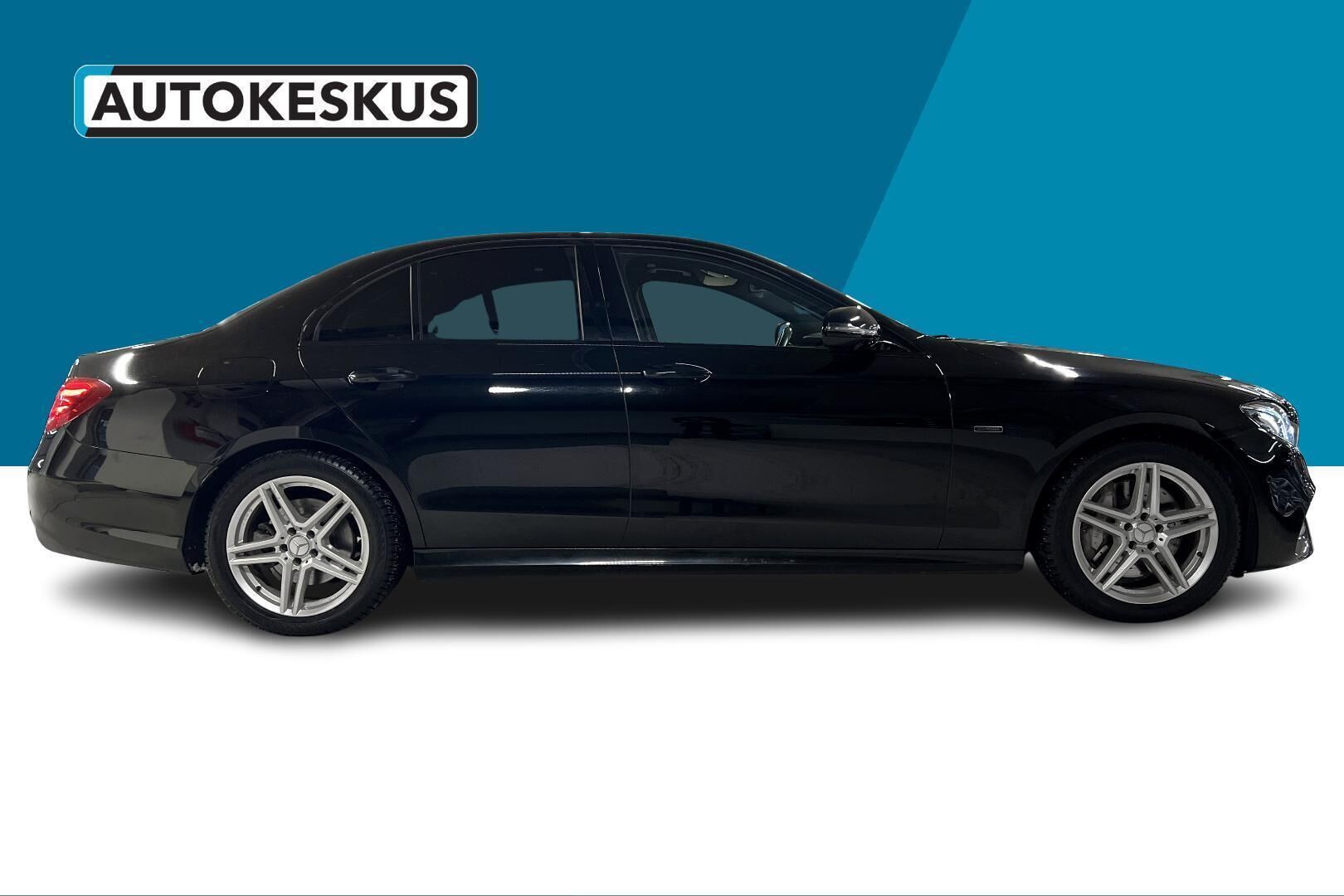 Mercedes-Benz E iso kuva 14