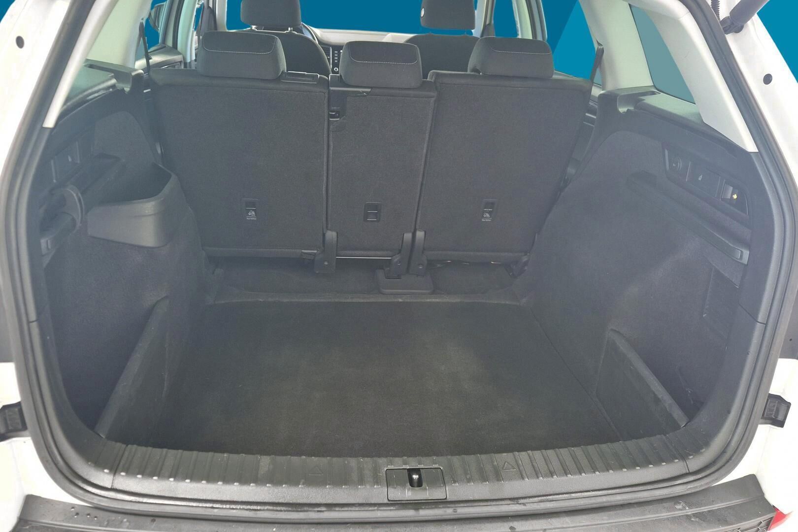 SKODA KODIAQ iso kuva 11