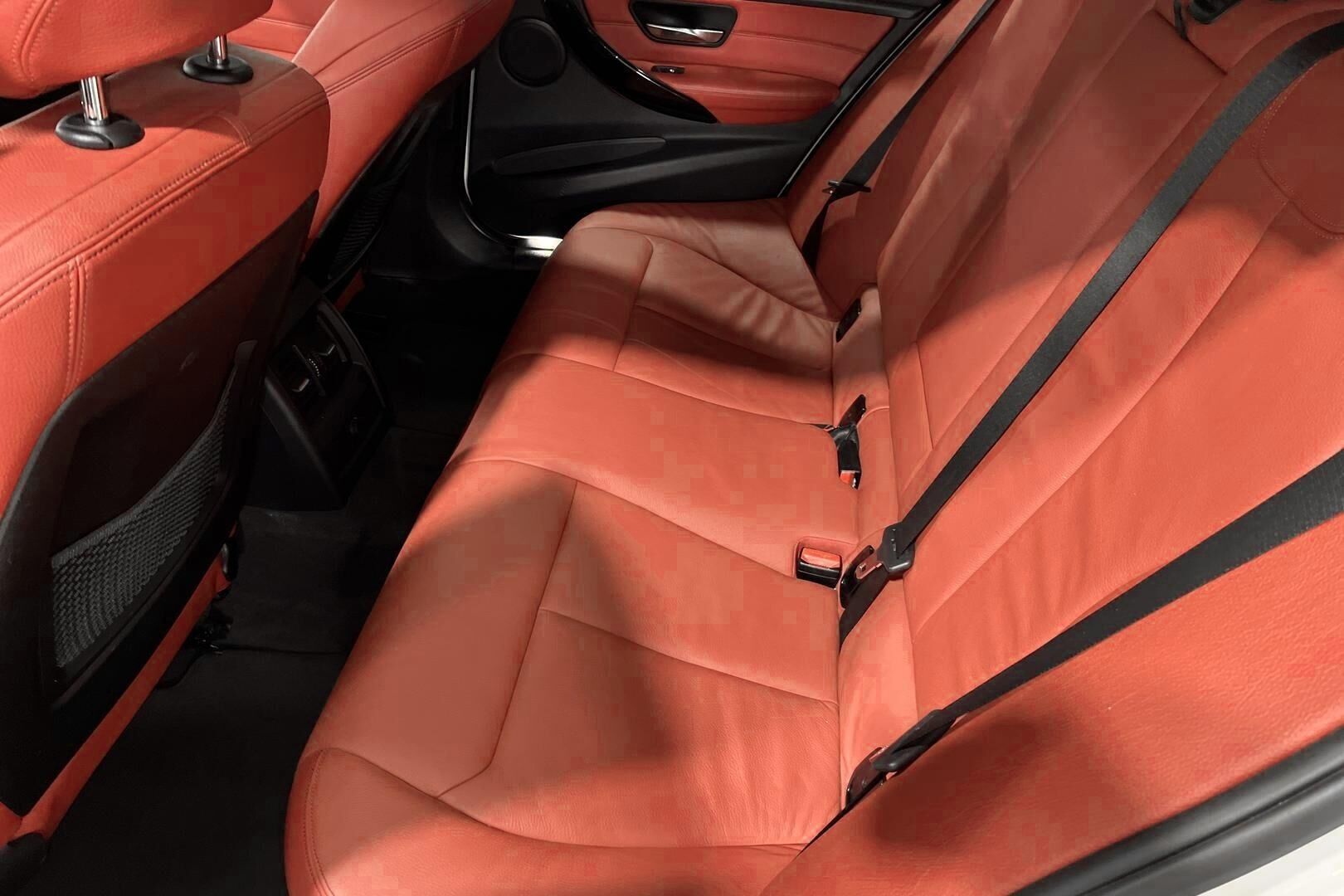 BMW 3-sarja iso kuva 10