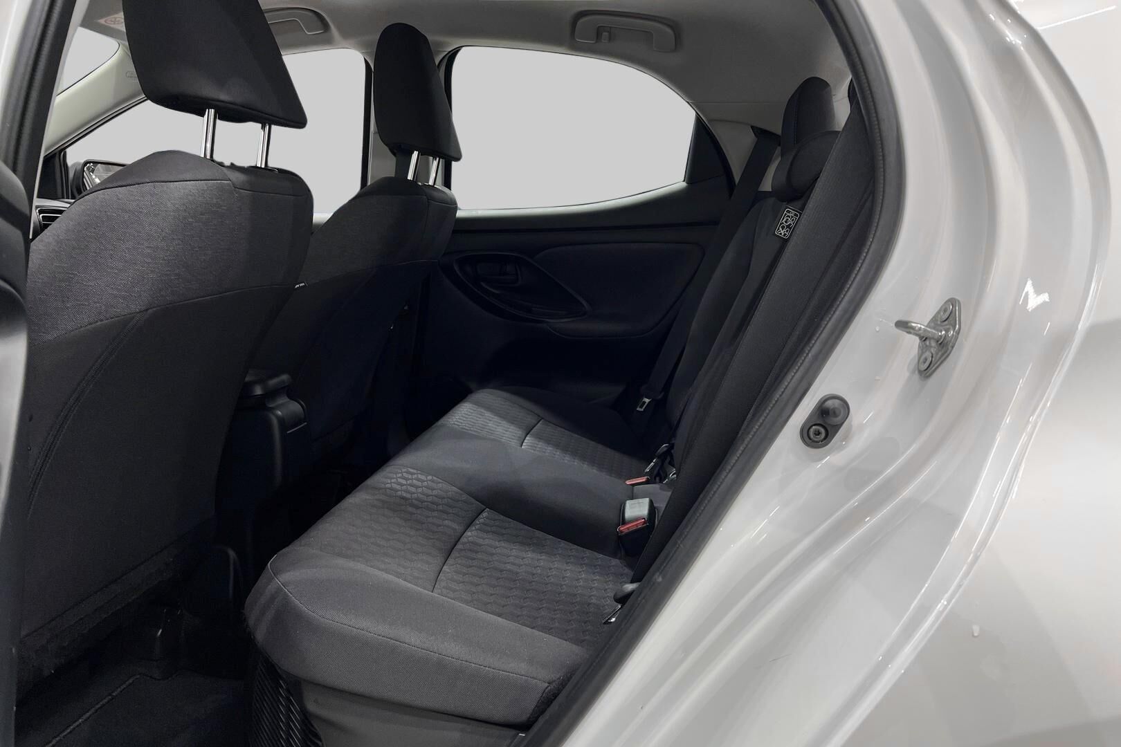 Toyota Yaris iso kuva 10