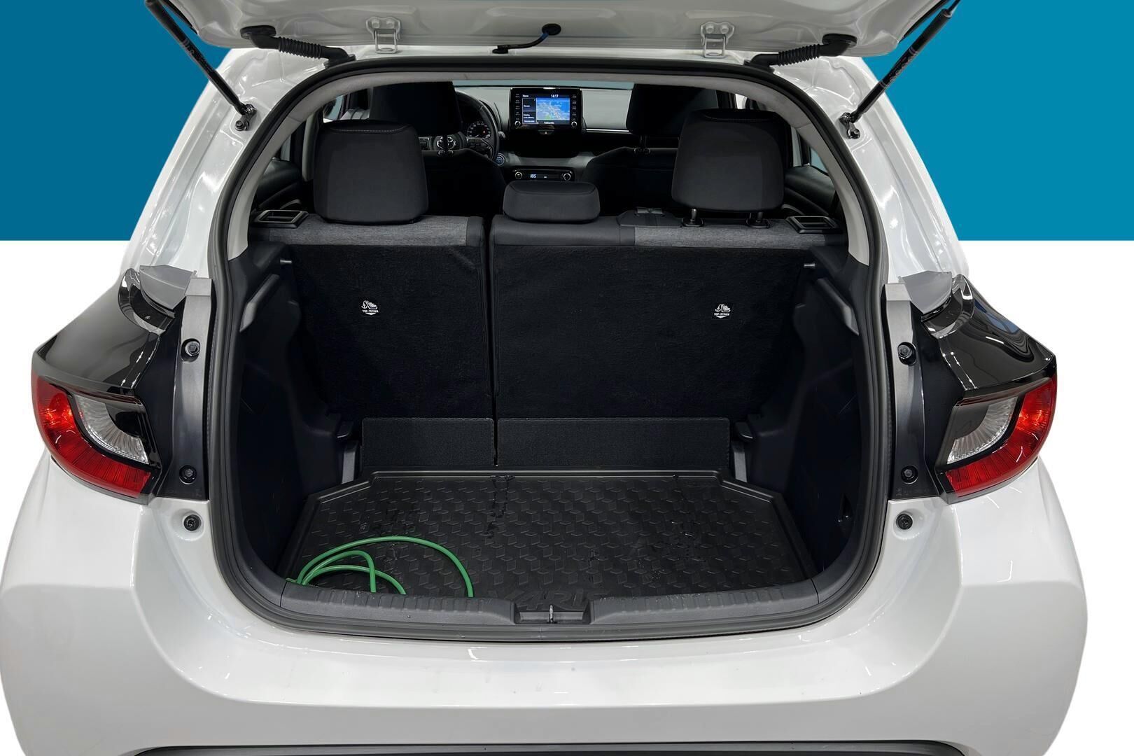 Toyota Yaris iso kuva 12