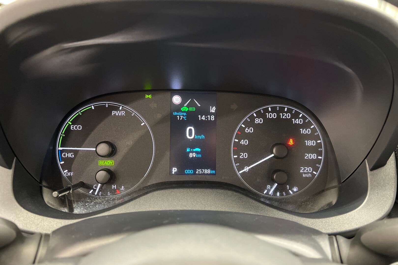 Toyota Yaris iso kuva 14