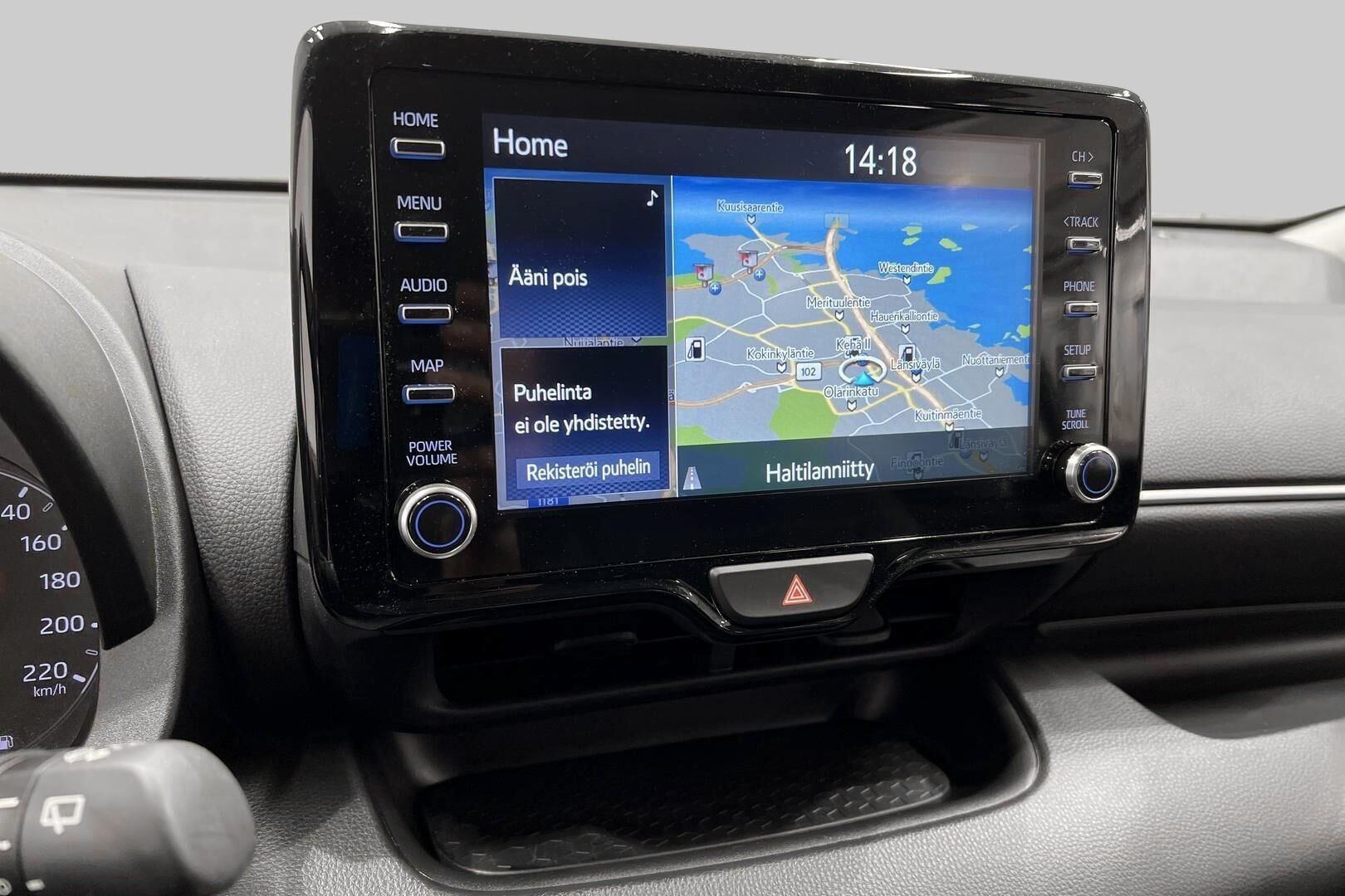 Toyota Yaris iso kuva 15