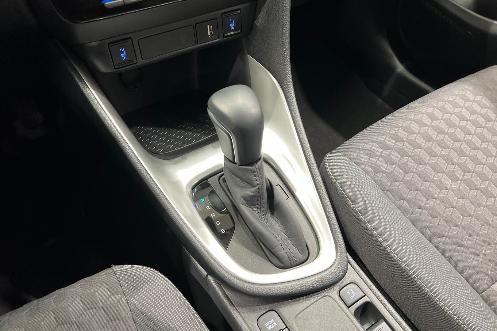 Toyota Yaris iso kuva 19