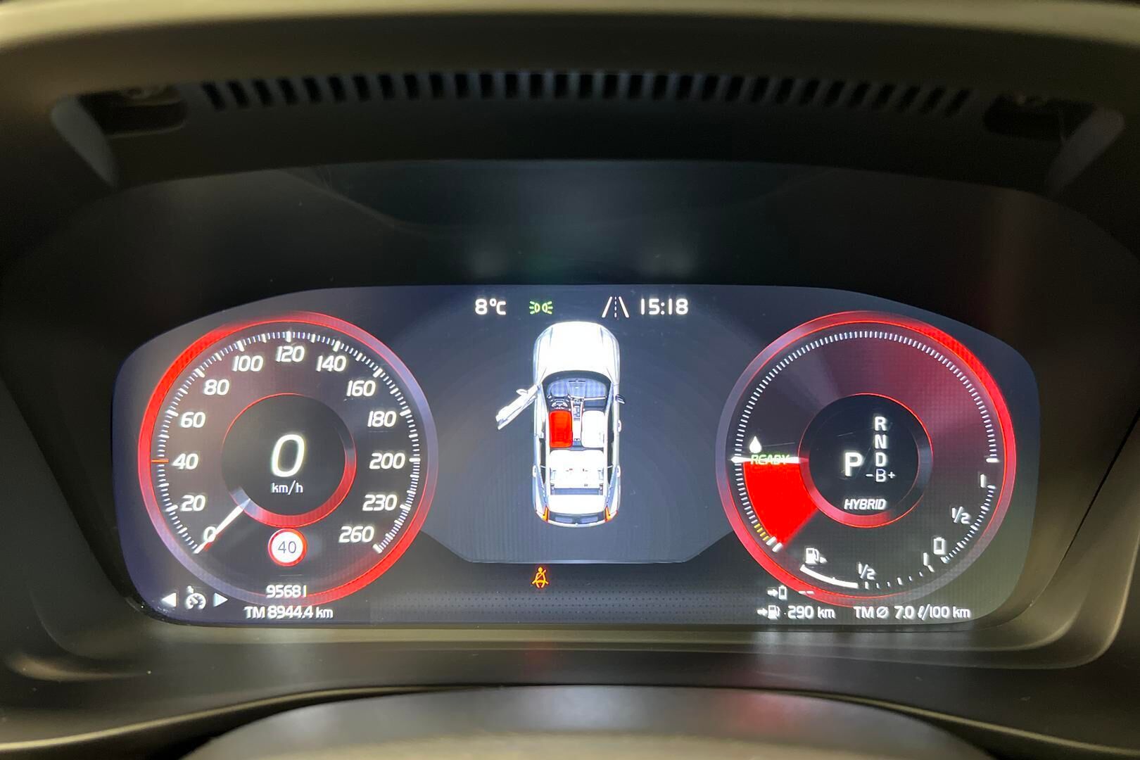 Volvo XC40 iso kuva 14