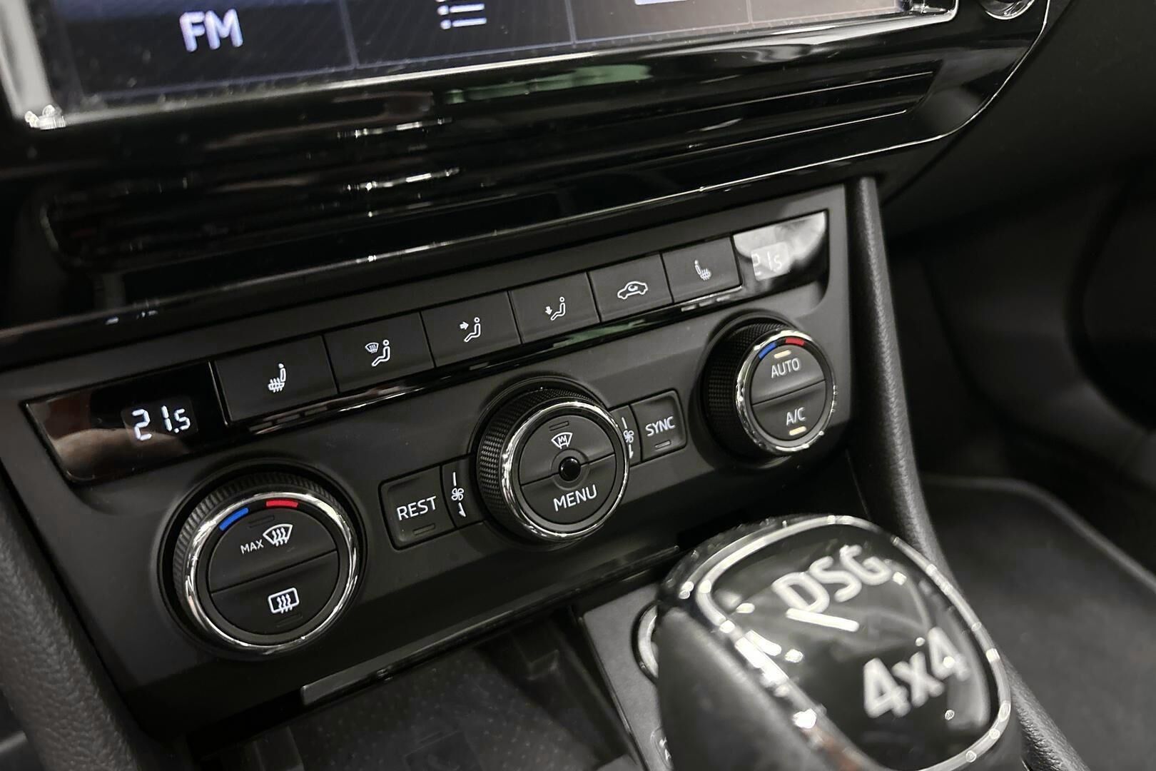 Skoda Superb iso kuva 18