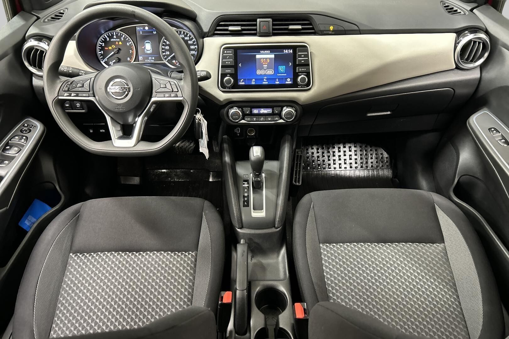 Nissan Micra iso kuva 11