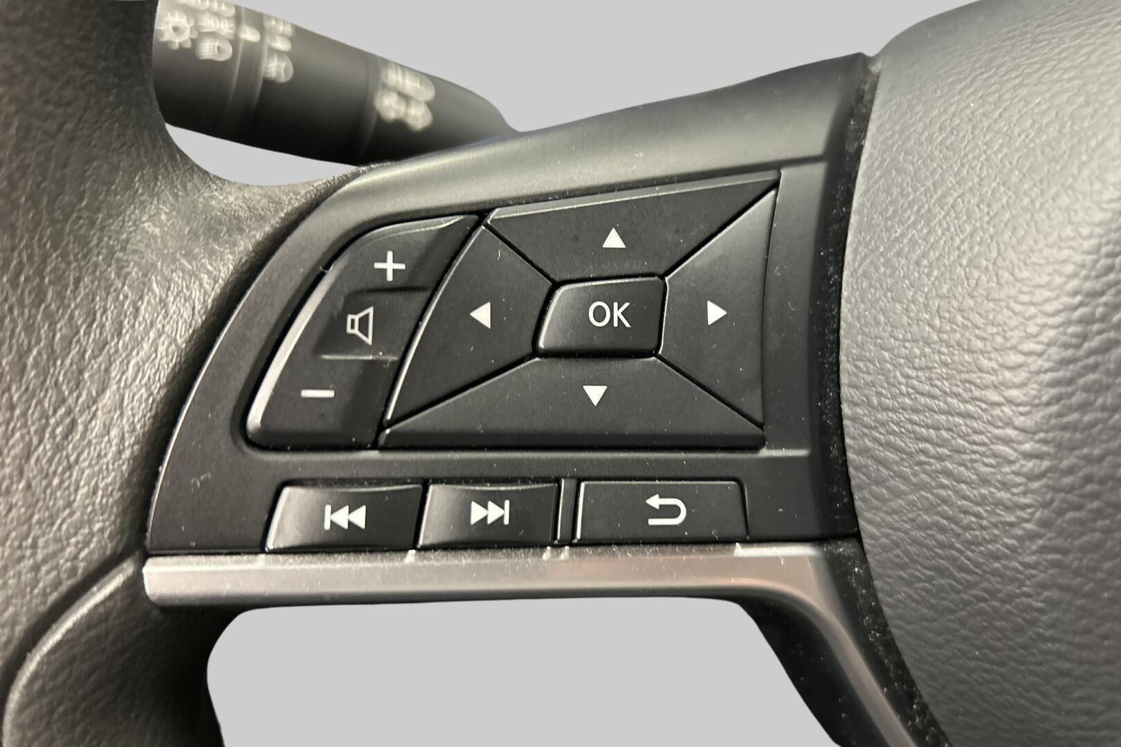 Nissan Micra iso kuva 18