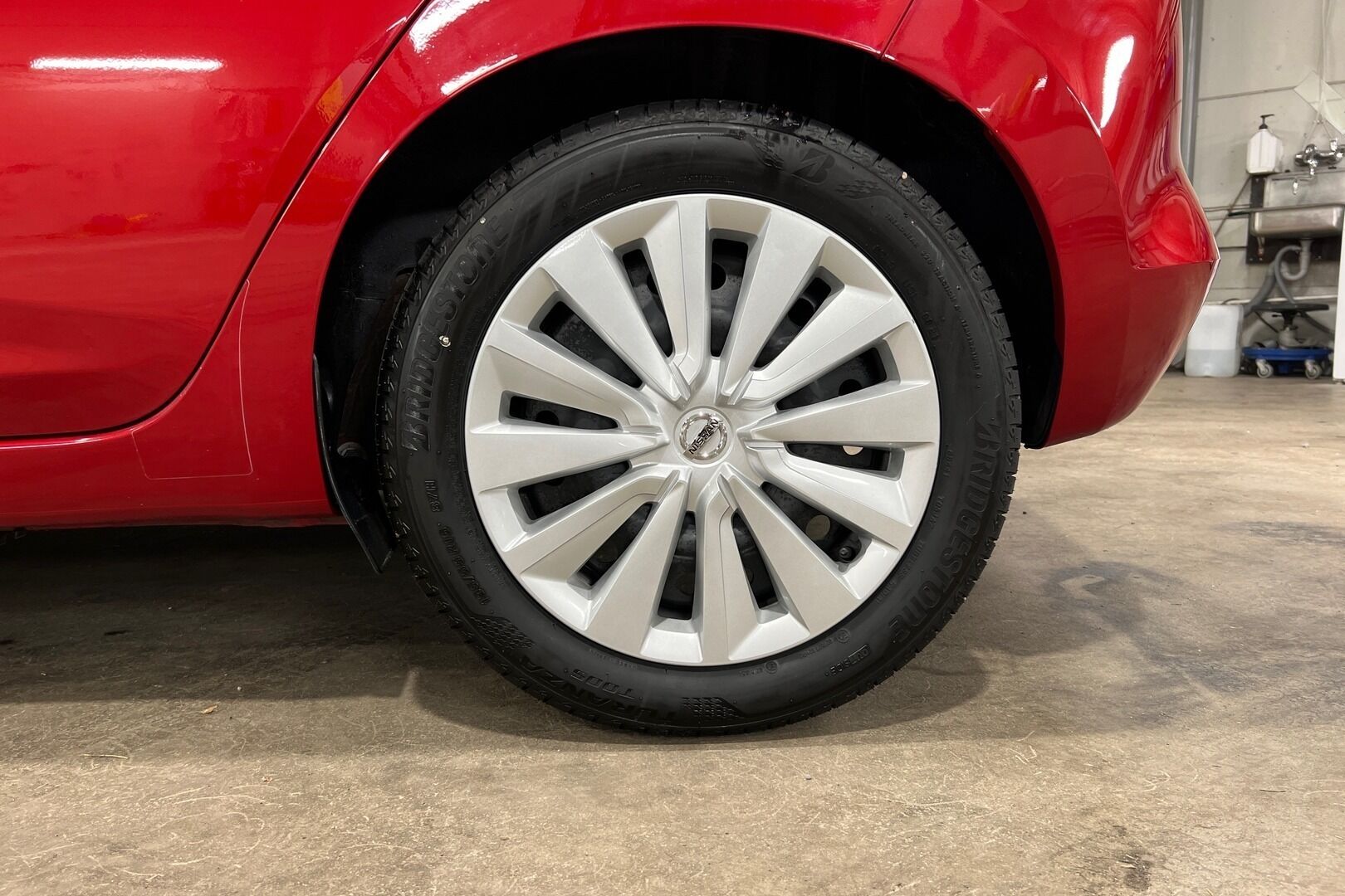 Nissan Micra iso kuva 3