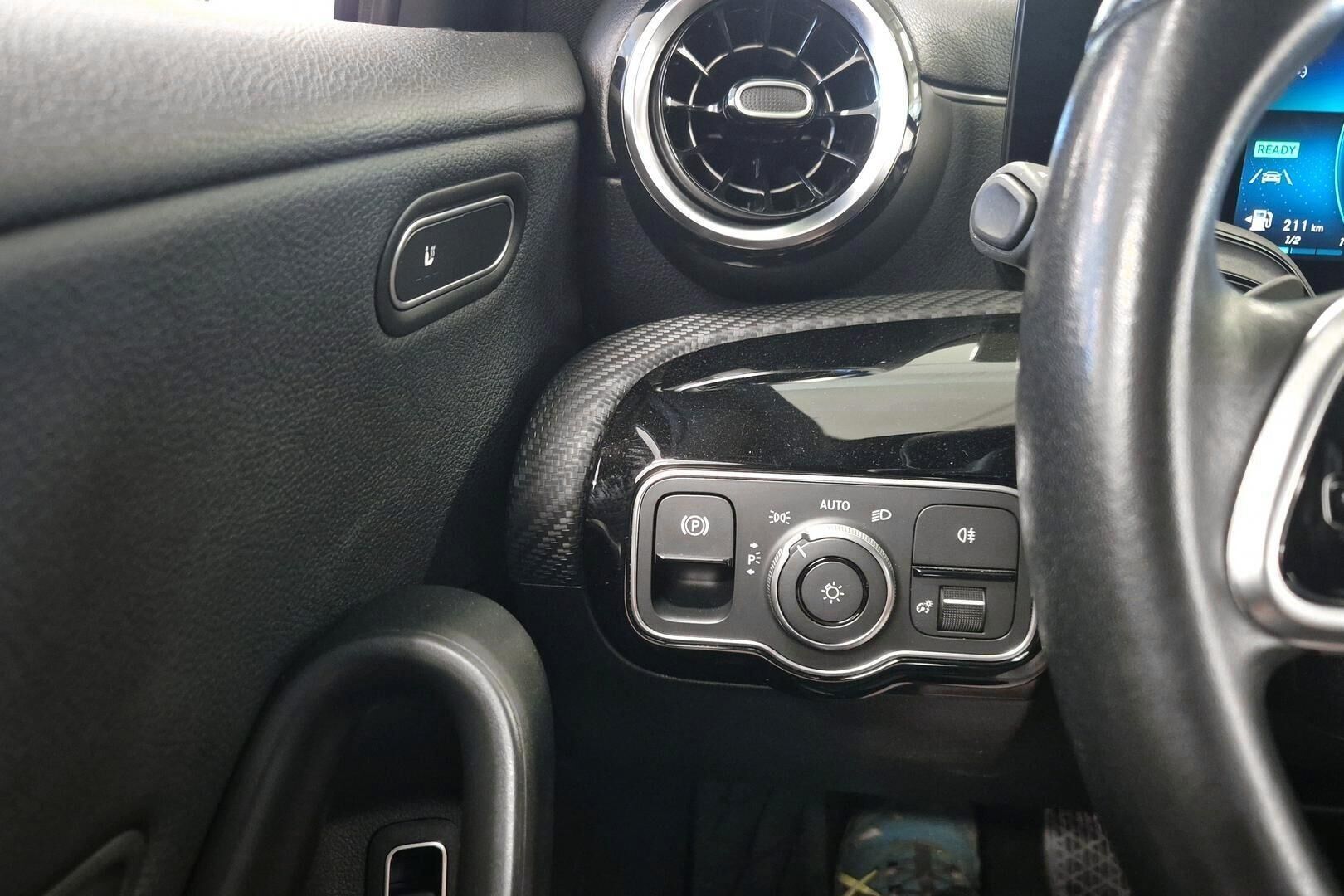 Mercedes-Benz A iso kuva 20