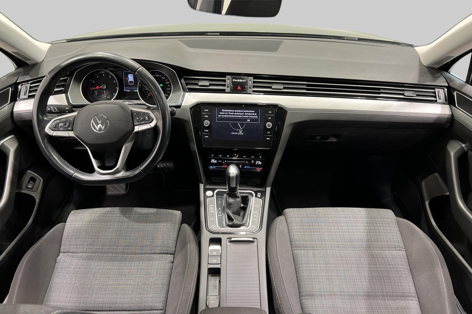 Volkswagen Passat iso kuva 19