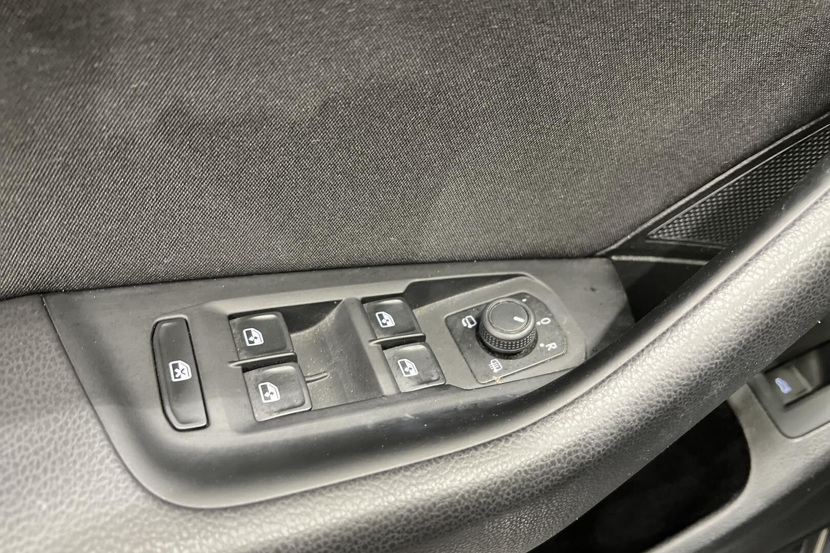 Volkswagen Passat iso kuva 11