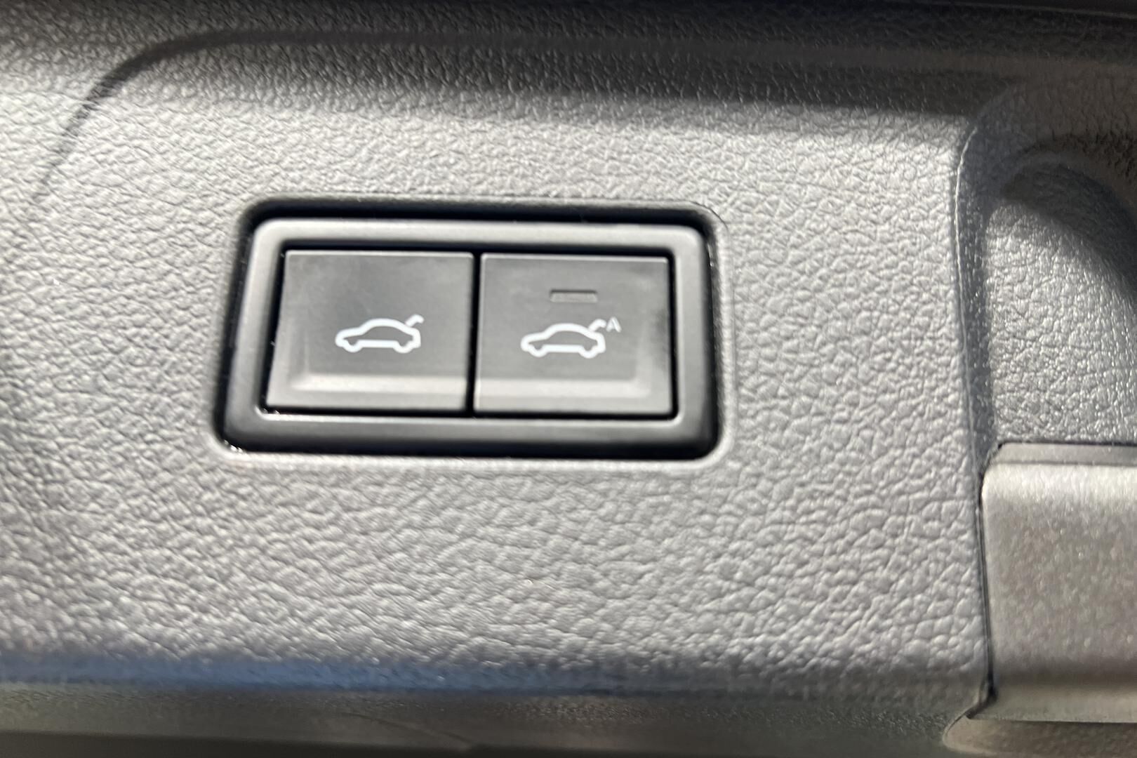 Volkswagen Passat iso kuva 37