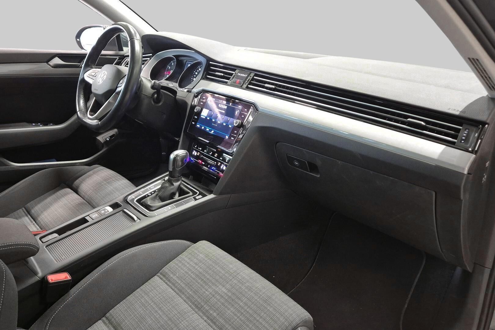 Volkswagen Passat iso kuva 5