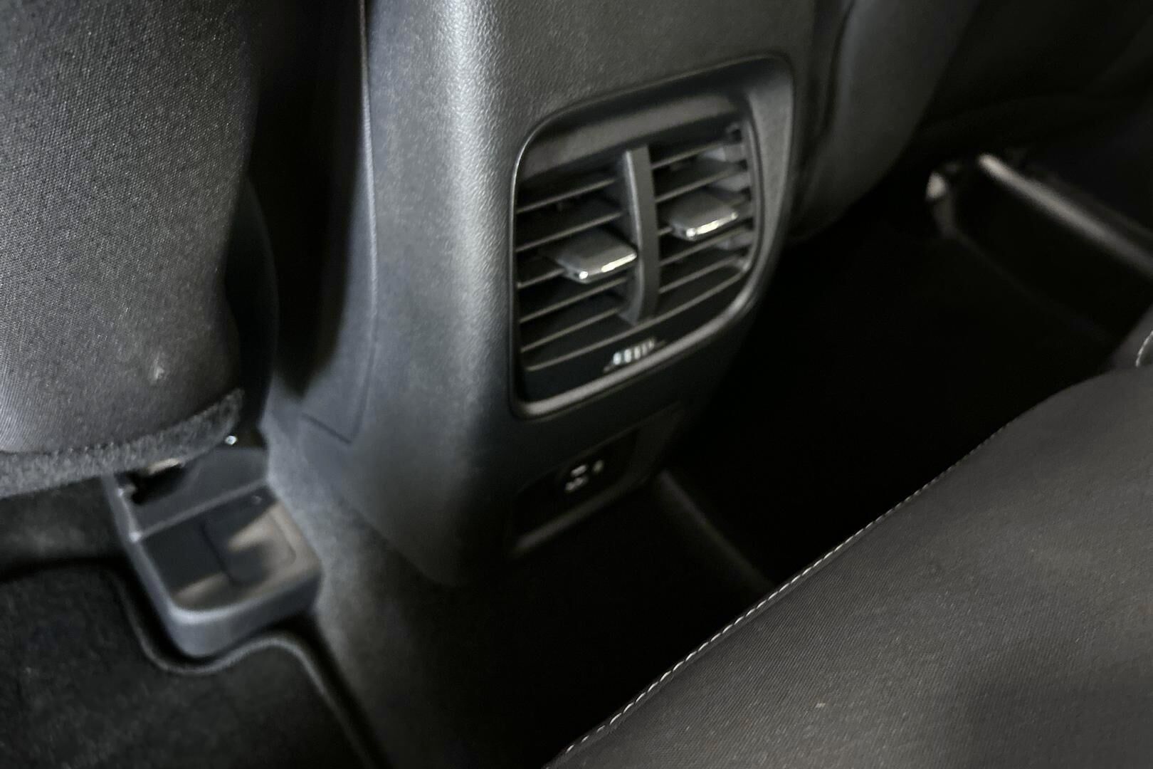 Ford Kuga iso kuva 22