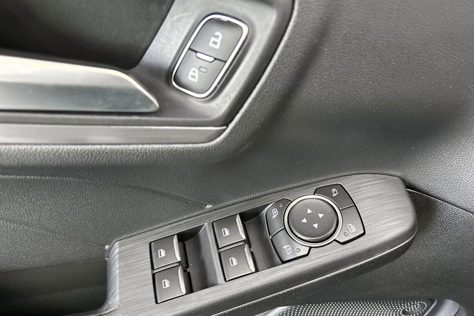 Ford Kuga iso kuva 12