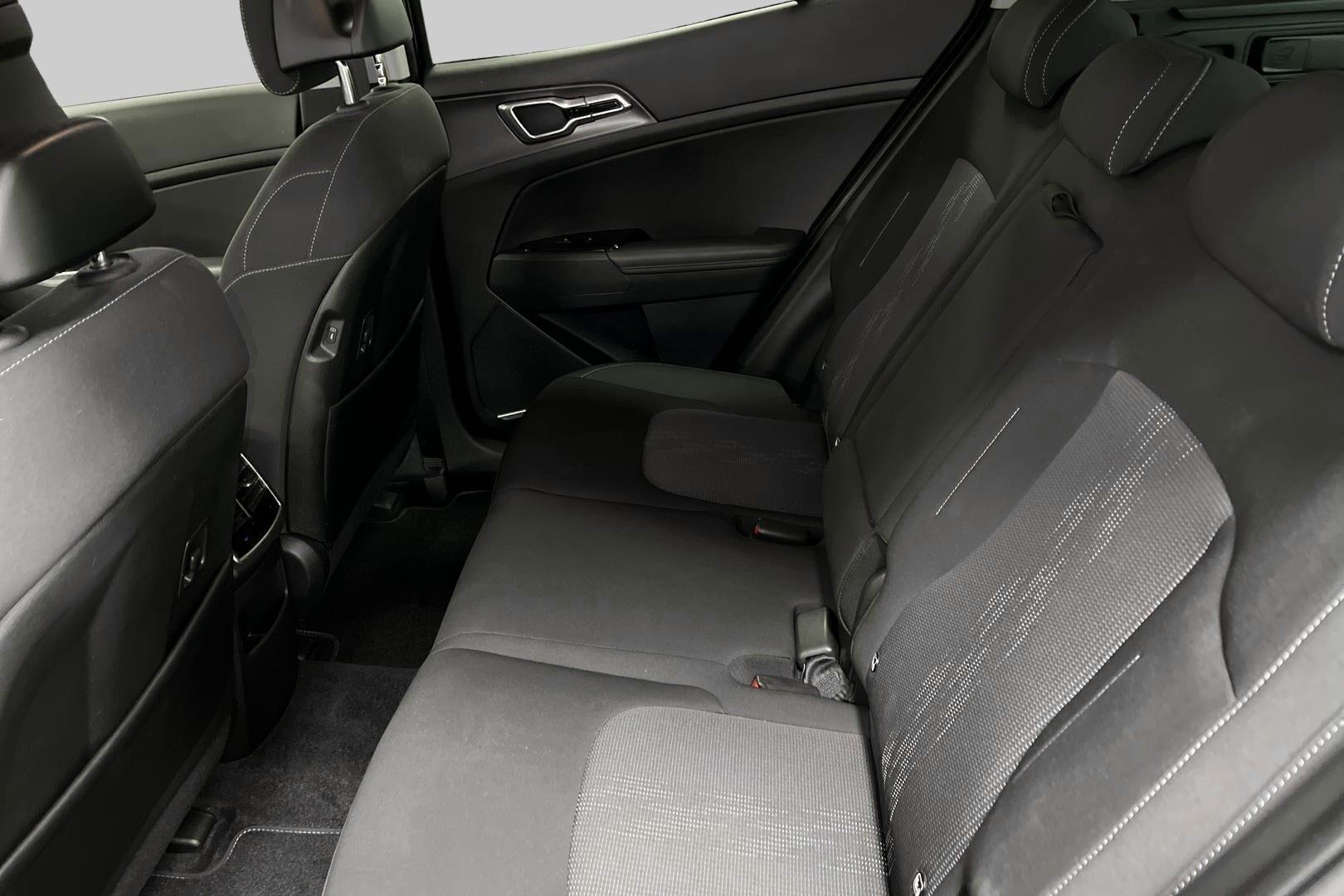 Kia Sportage iso kuva 9