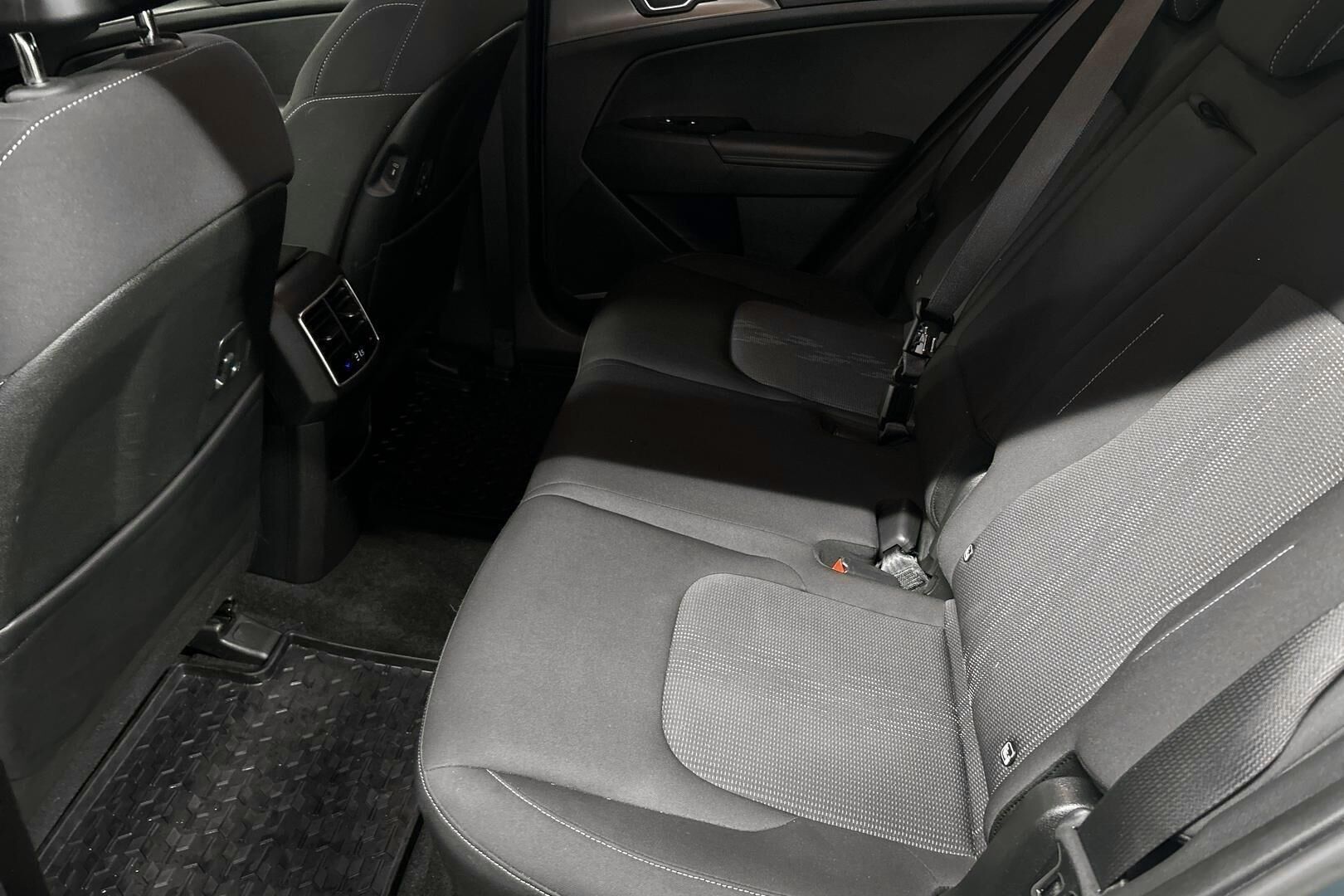Kia Sportage iso kuva 9