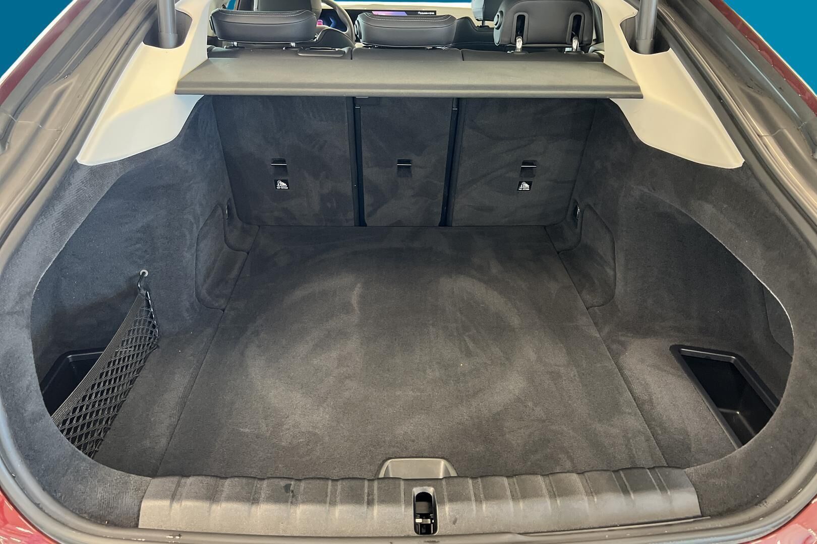 BMW i4 iso kuva 10