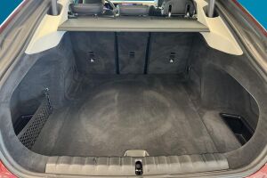 BMW i4 esikatselu 10
