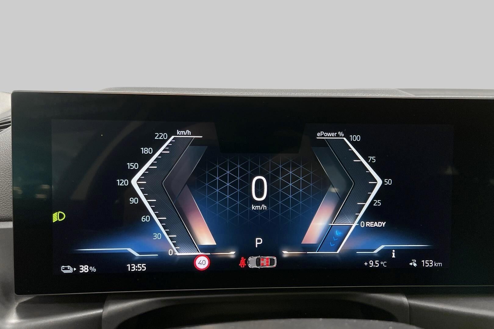 BMW i4 iso kuva 12