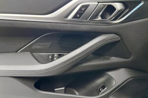 BMW i4 esikatselu 21