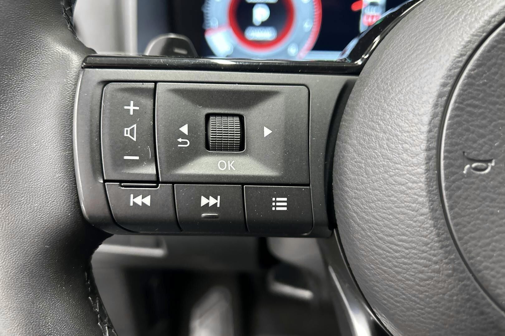 Nissan Qashqai iso kuva 14