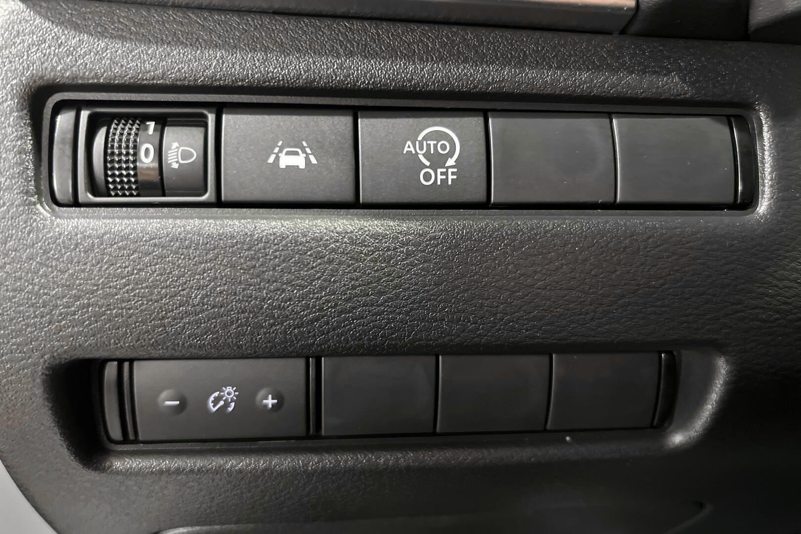 Nissan Qashqai iso kuva 14