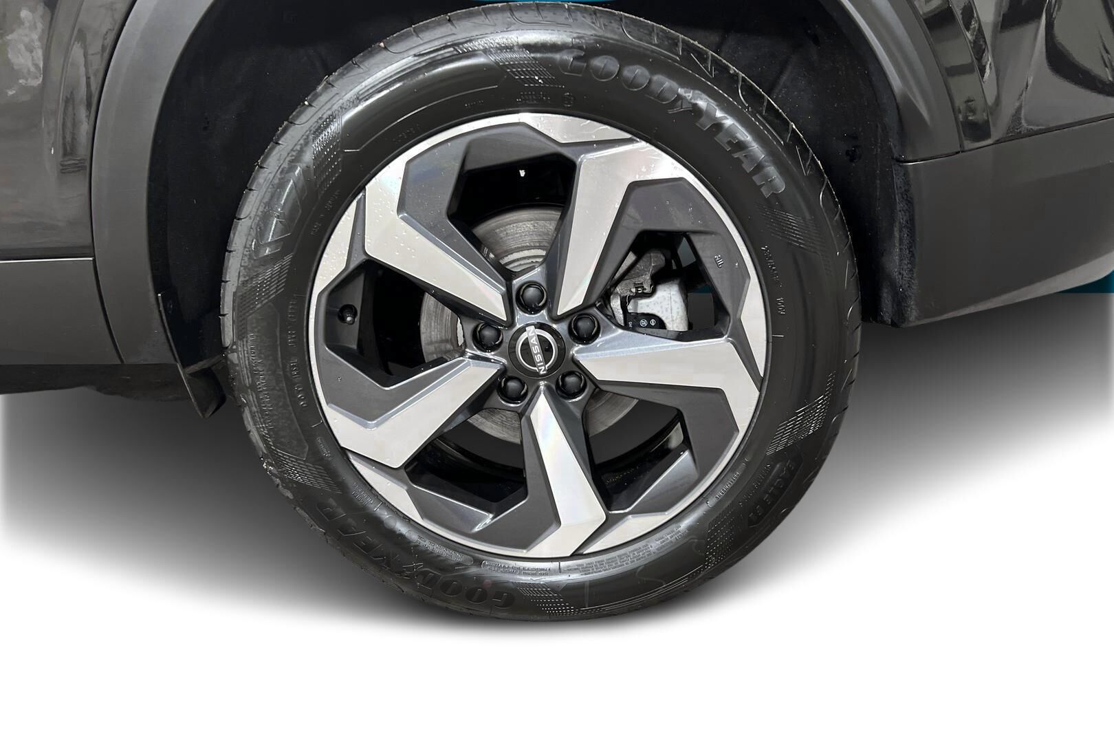 Nissan Qashqai iso kuva 9