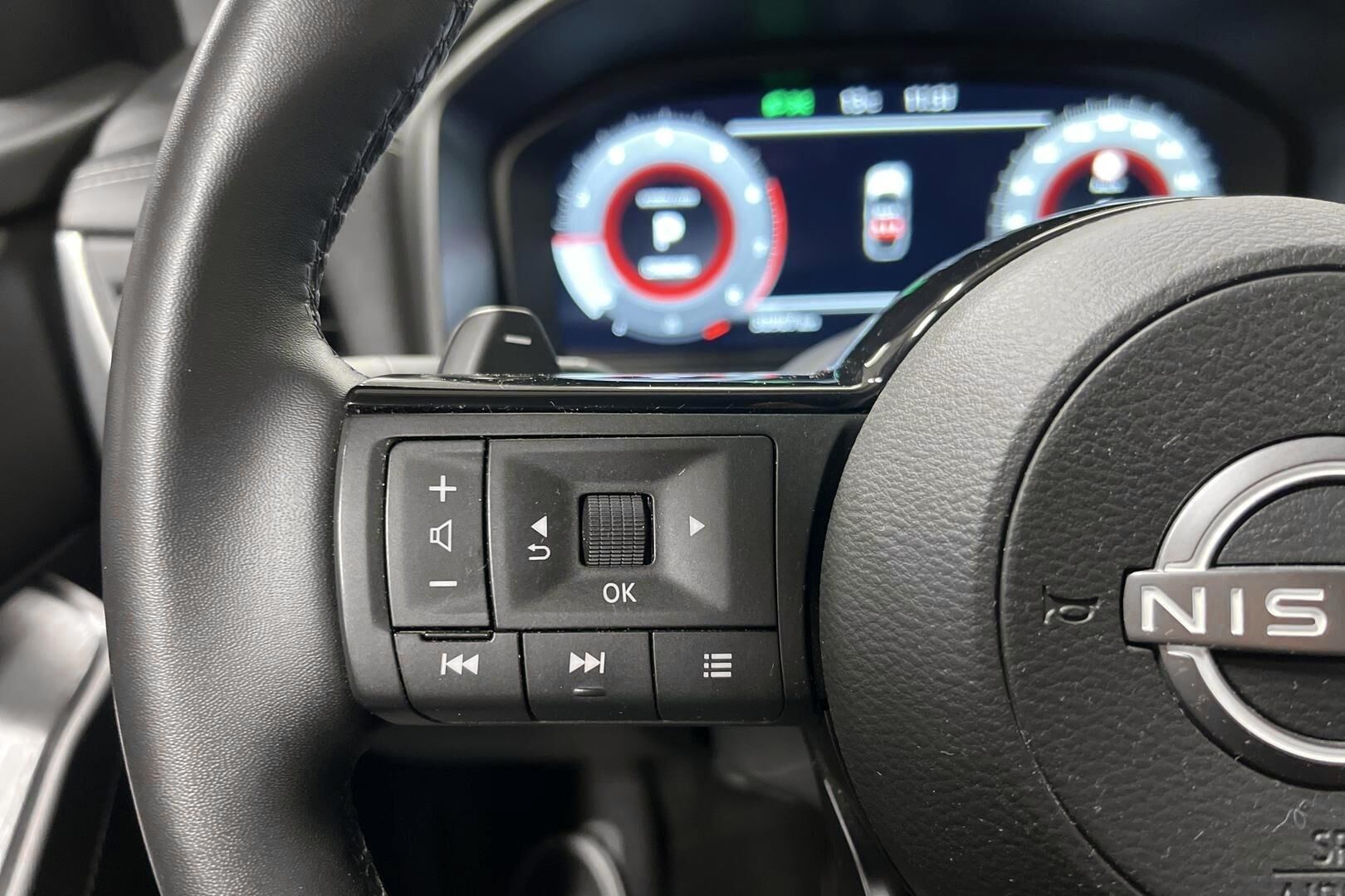 Nissan Qashqai iso kuva 16