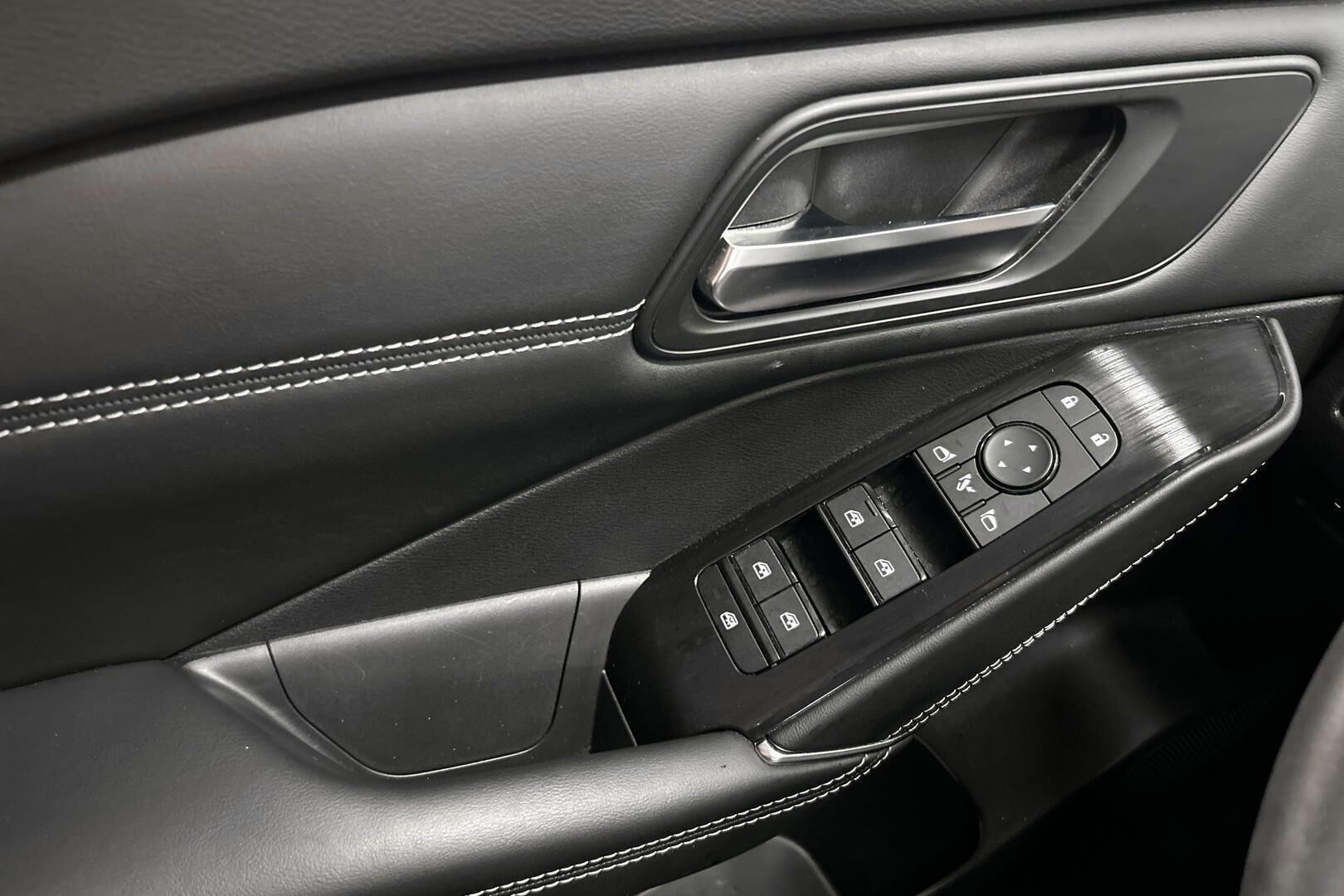 Nissan Qashqai iso kuva 20