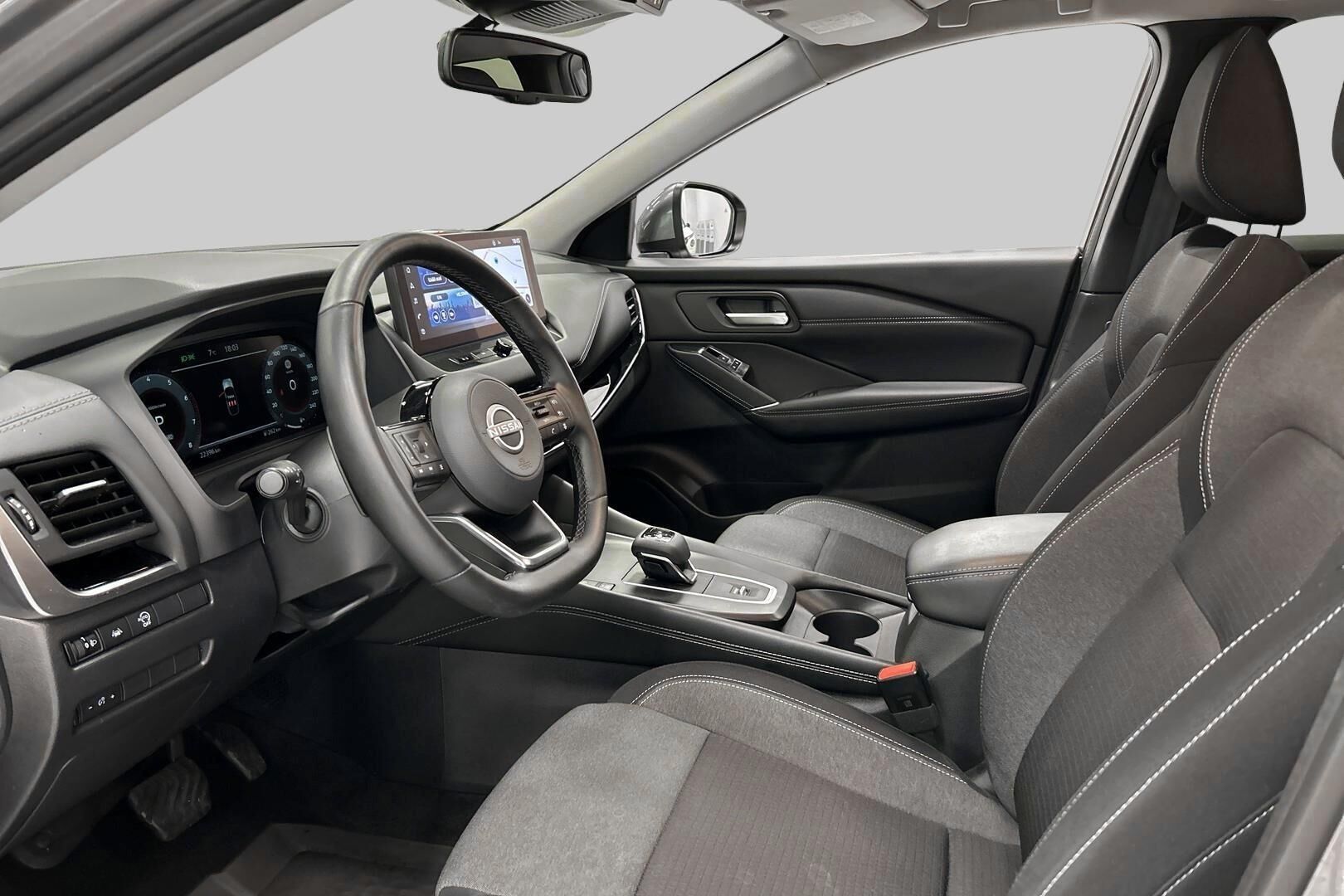 Nissan Qashqai iso kuva 8