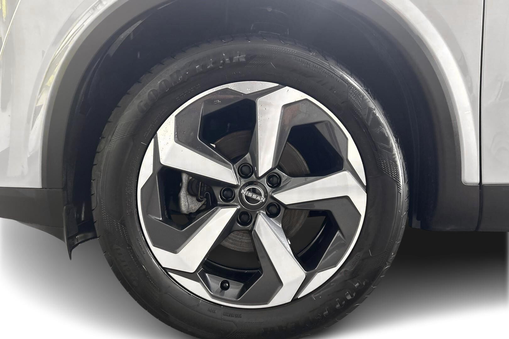 Nissan Qashqai iso kuva 13