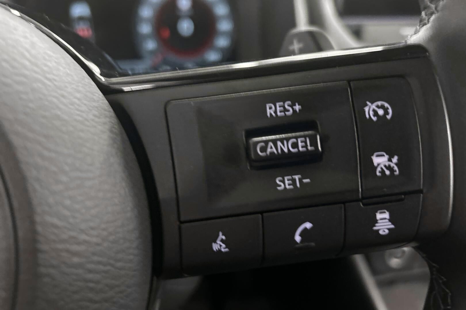 Nissan Qashqai iso kuva 16