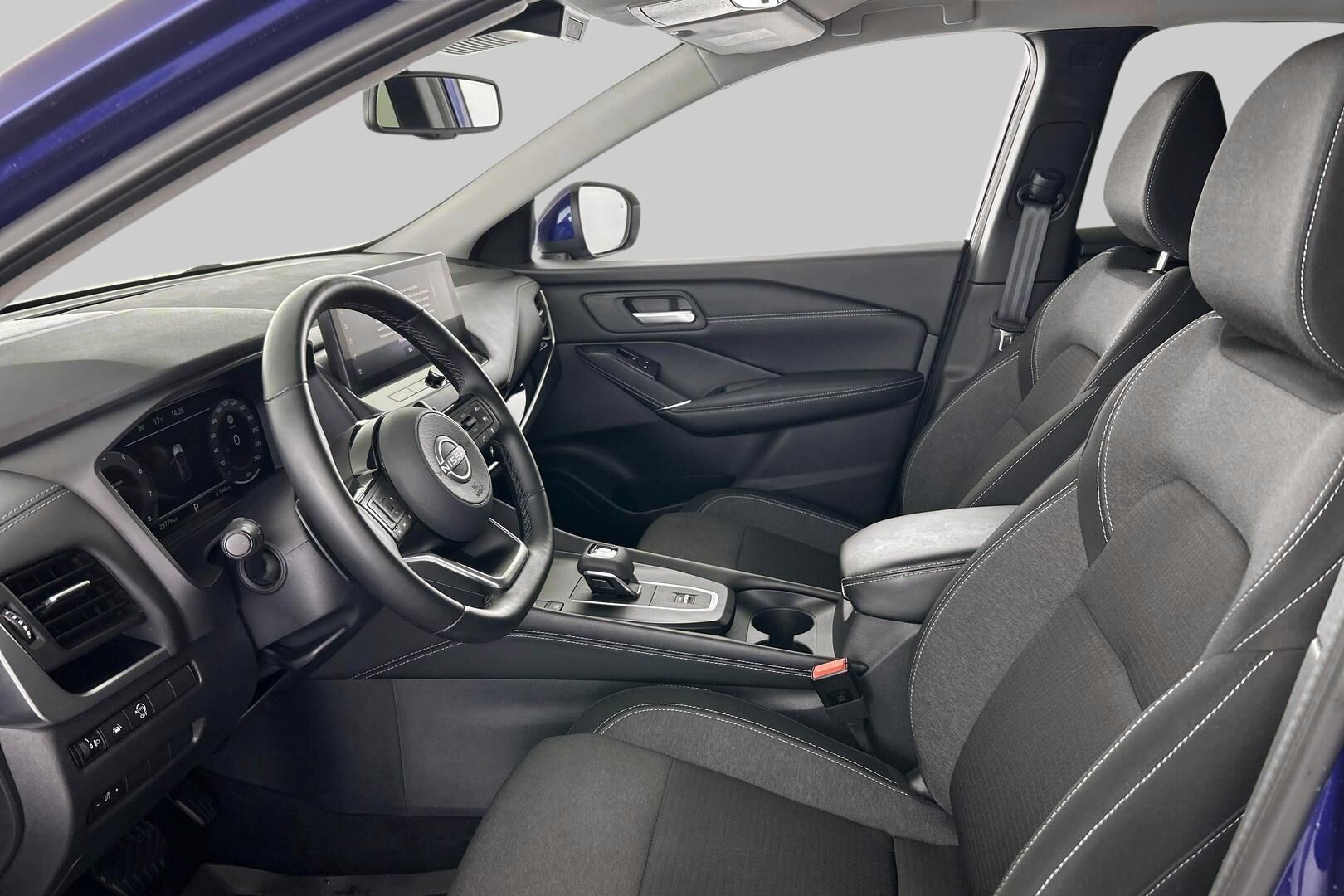 Nissan Qashqai iso kuva 8