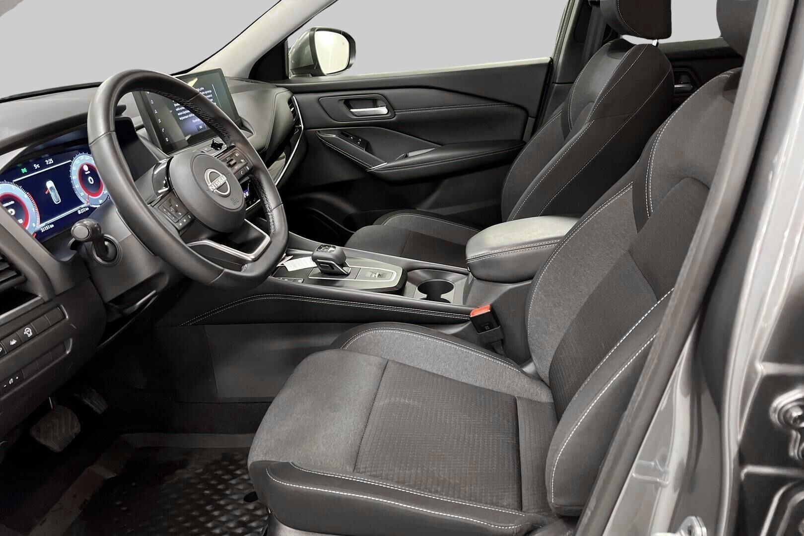 Nissan Qashqai iso kuva 9
