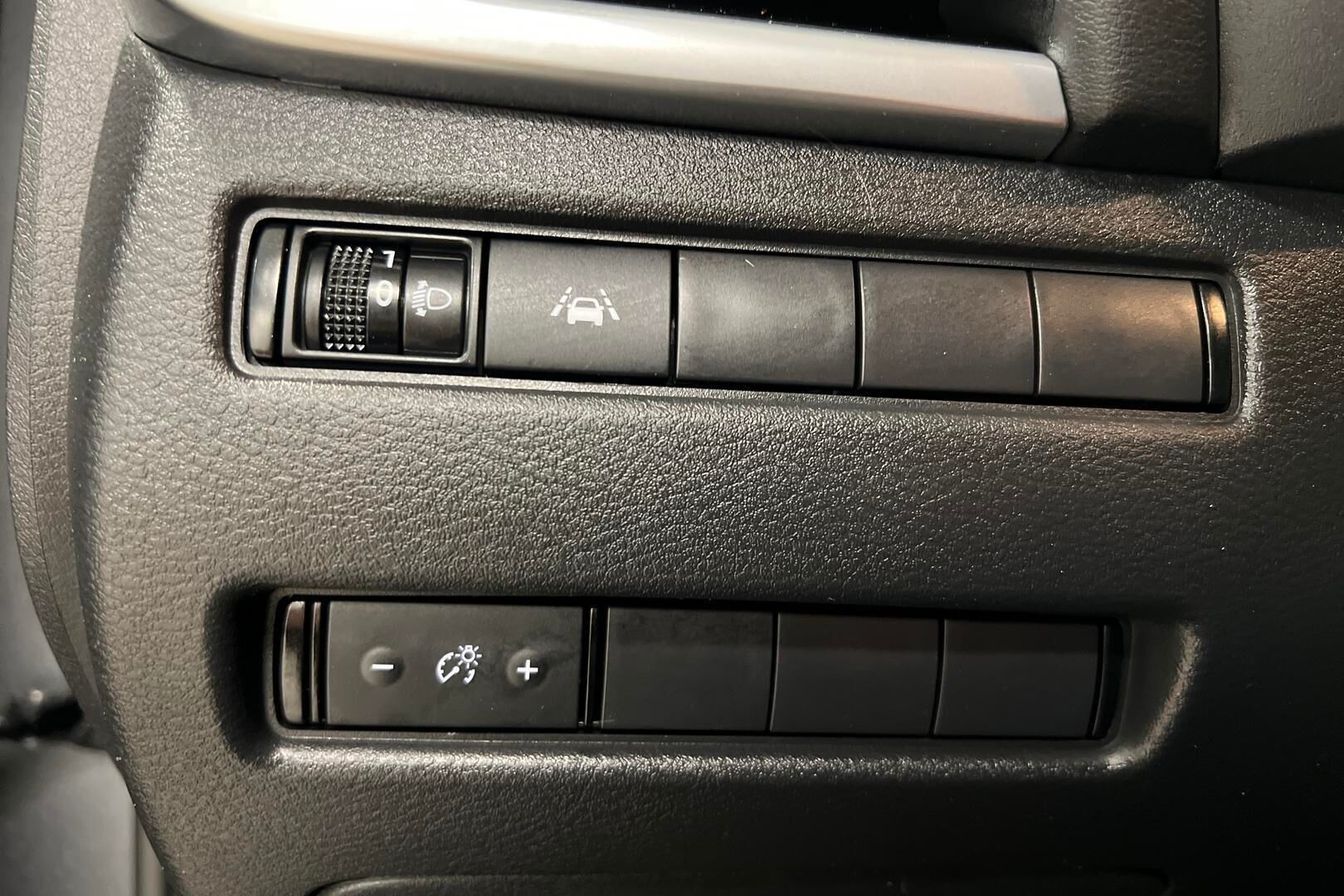 Nissan Qashqai iso kuva 16