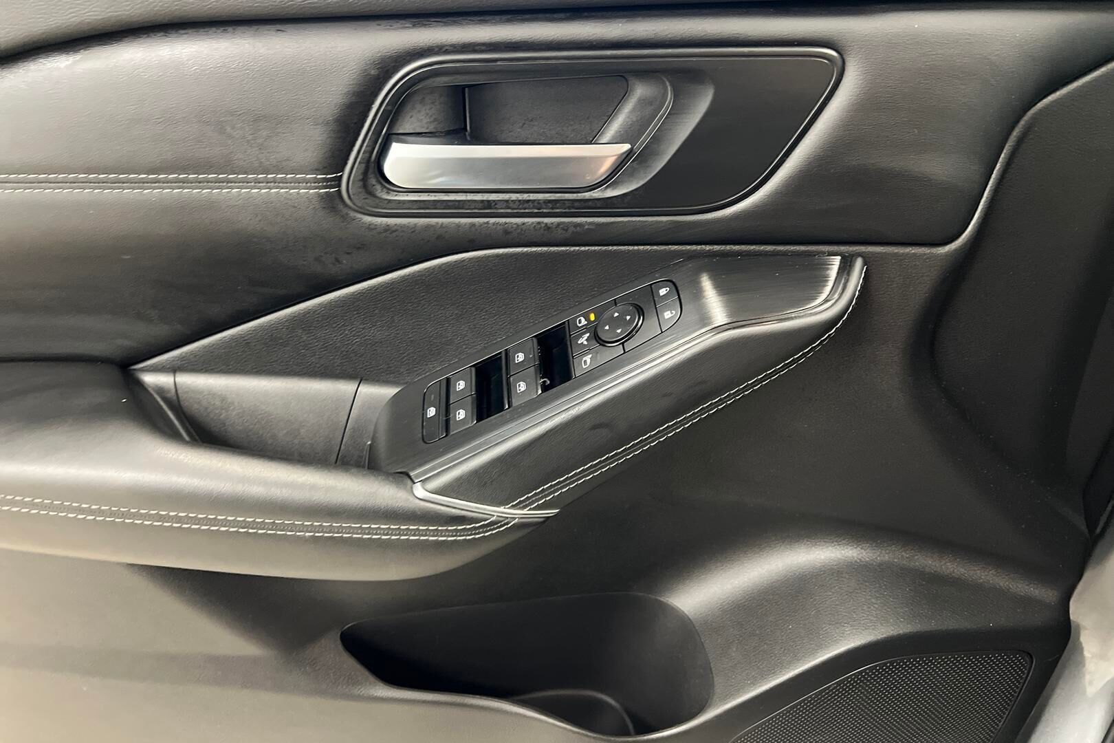 Nissan Qashqai iso kuva 17