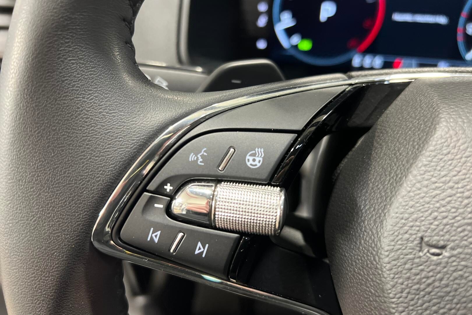 Skoda Karoq iso kuva 16